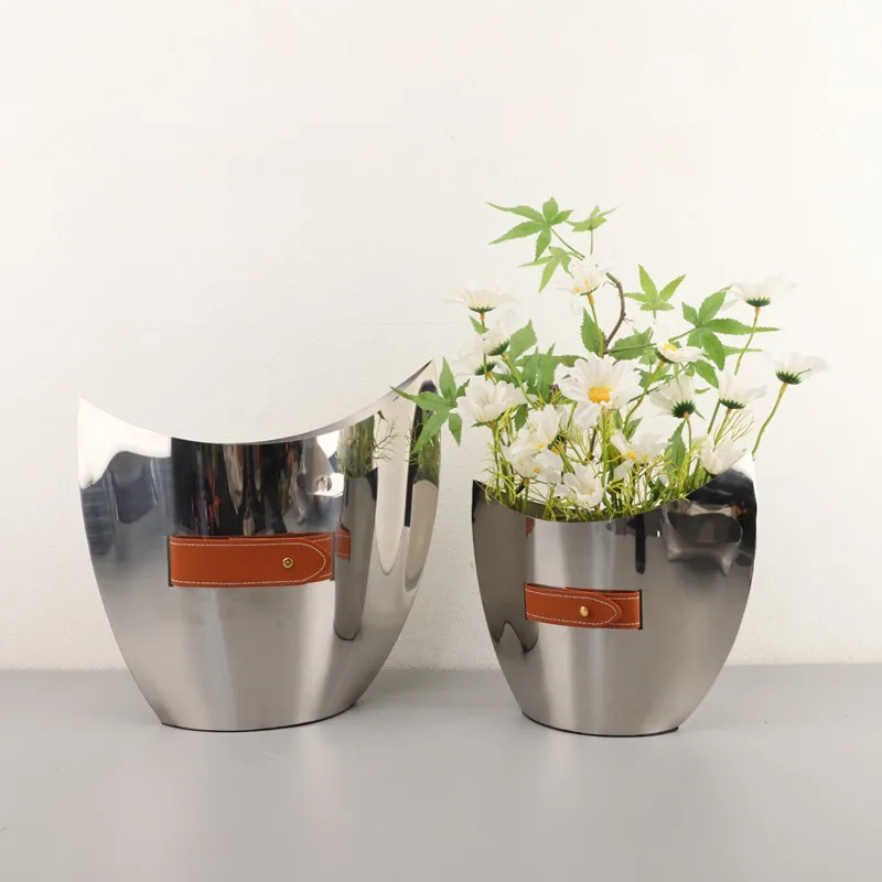 Vaso curvo in acciaio inossida - Ice Bucket Silver recensione e prezzo